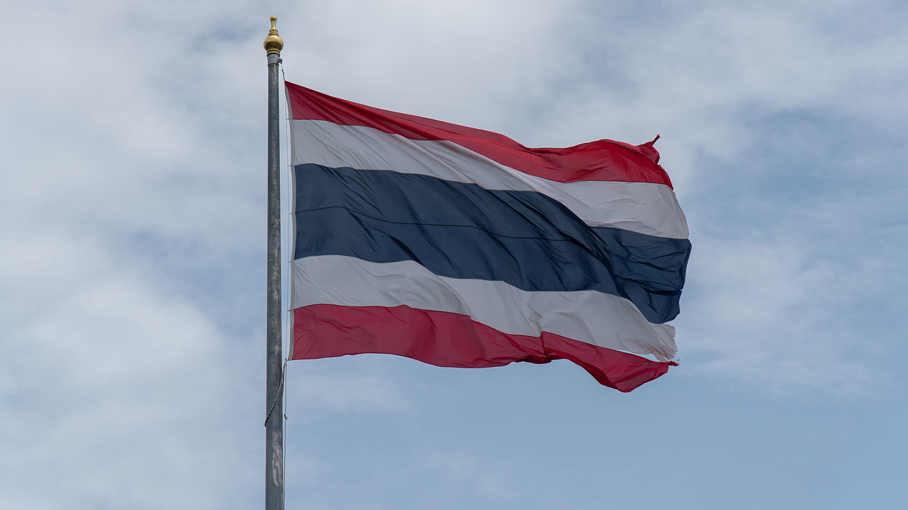 Un español podría enfrentarse a dos años de prisión por robar una bandera en Tailandia