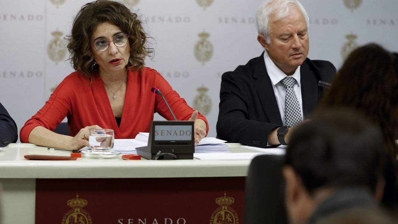 Montero subraya en el Senado que España cuenta con controles "rigurosos y eficaces" en los contratos públicos
