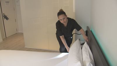 'Kellys' y cuidadoras piden que su profesión sea considerada de riesgo para acceder a jubilaciones anticipadas