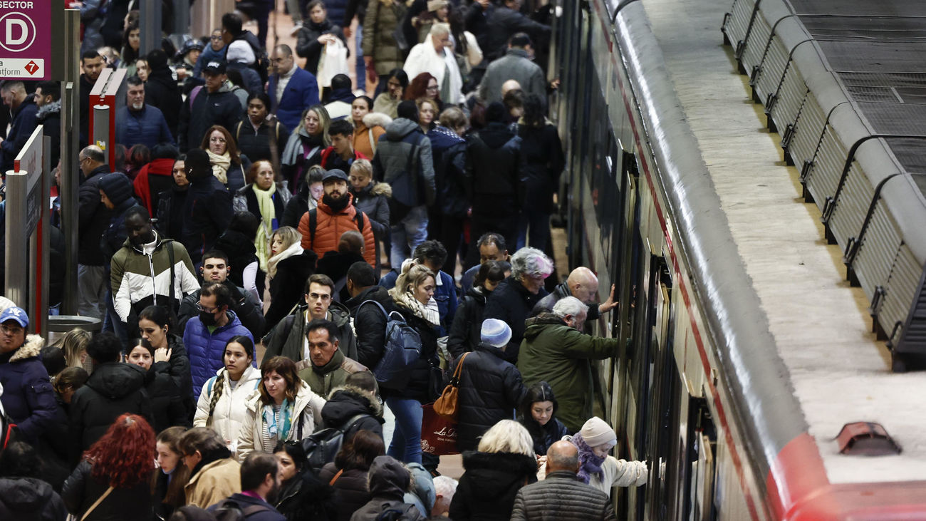 La mayoría de madrileños suspende la gestión del Ministerio de Transportes de las incidencias ferroviarias, según un sondeo de Sigma Dos para Telemadrid