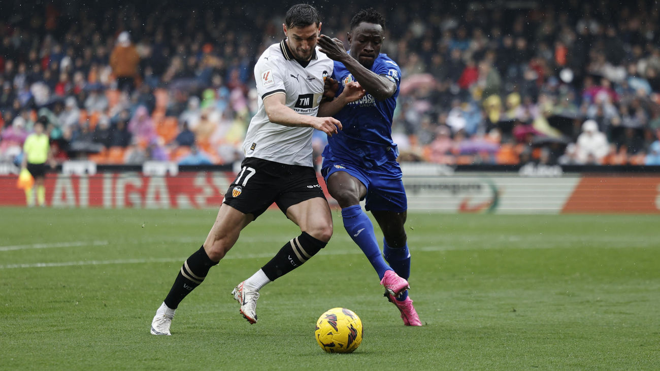 Djene ante el Valencia