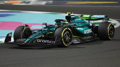 Fernando Alonso termina quinto en Arabia en otro paseo de Verstappen