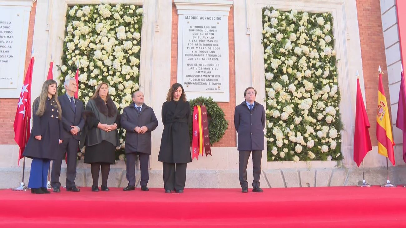 Ayuso y Almeida destacan en el homenaje del 11-M el compromiso de Madrid con las víctimas del terrorismo