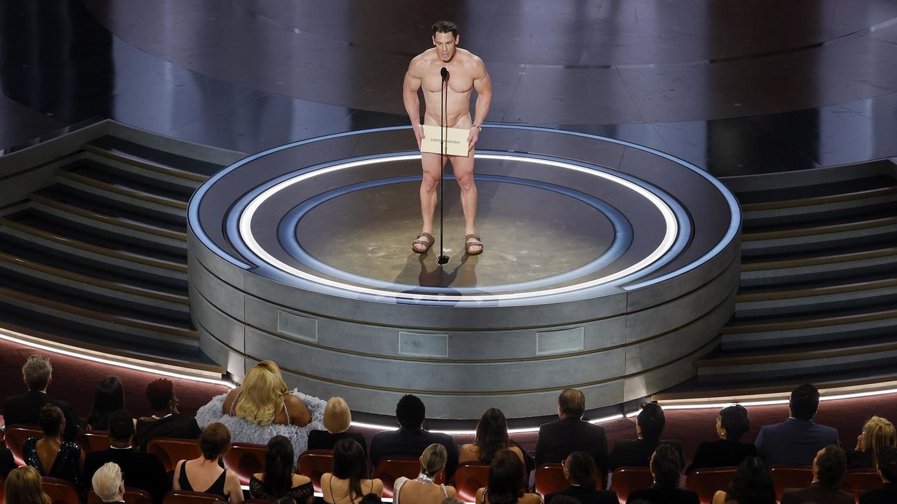 John Cena desnudo para presentar el Oscar a Mejor Vestuario en la ceremonia de los Oscar 2024