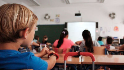 Andalucía prohíbe el móvil en las aulas hasta 2º de la ESO