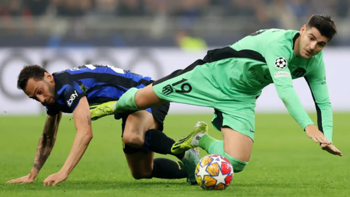 Morata ante el inter / EFE