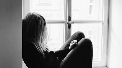 La Comunidad de Madrid presenta una guía para la prevención del suicidio en adolescentes