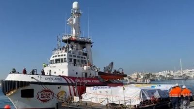El primer barco con ayuda a Gaza, de la ONG Open Arms, zarpa de Chipre con 200 toneladas de comida