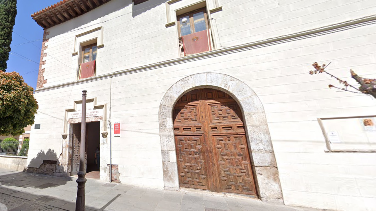 Fachada del Hospital de Antezana, en Alcalá de Henares