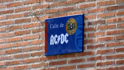 La primera calle del mundo dedicada a AC/DC está en Leganés