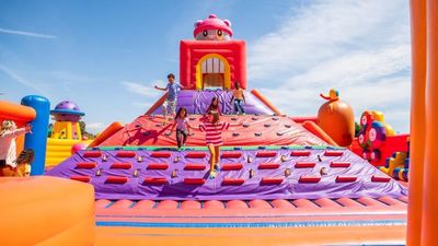 Llega a Madrid el parque de atracciones hinchables más grande del mundo