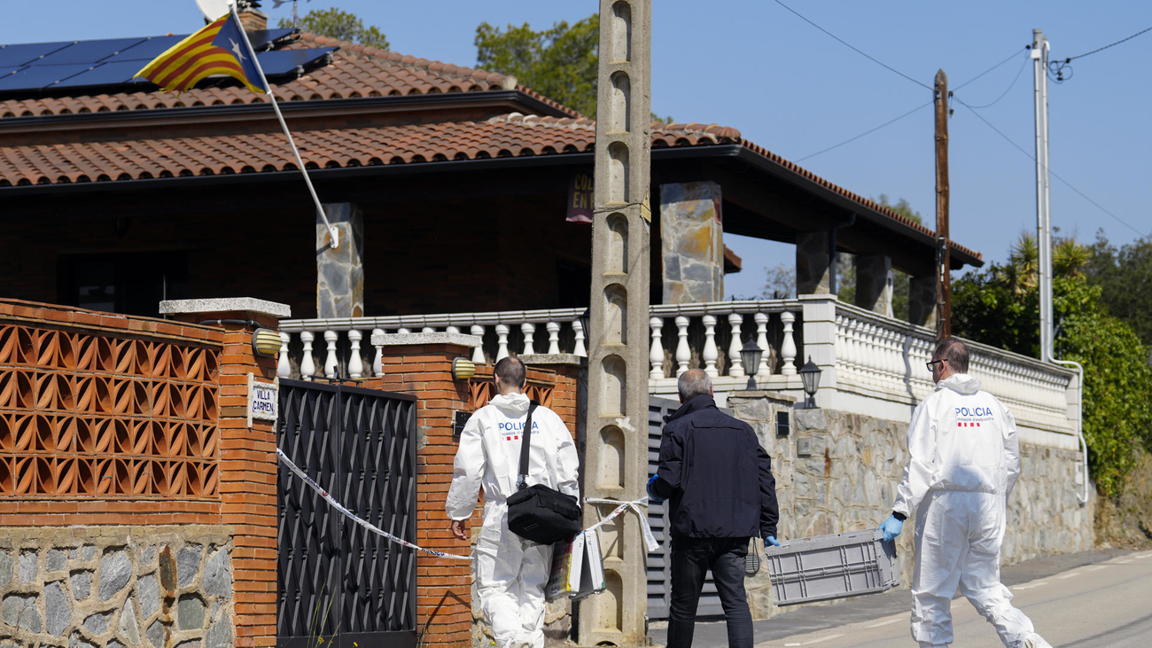 Un hombre mata a sus padres y se suicida en Barcelona