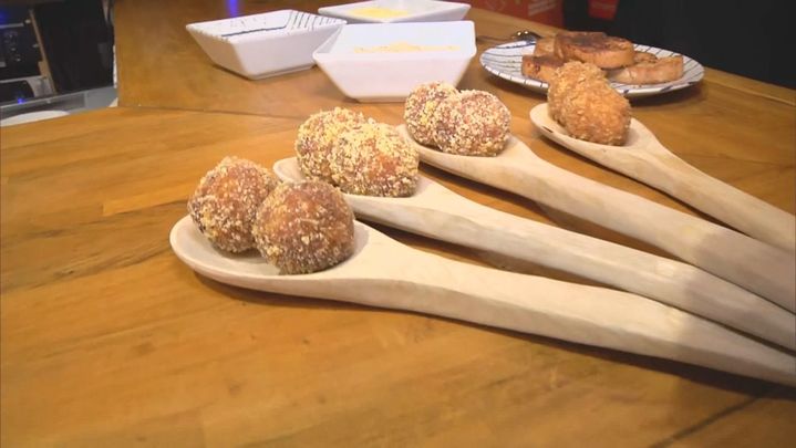 torrijas con forma y base de croqueta de Solo de Croqueta / TELEMADRID