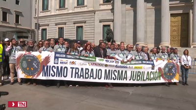 Policías y guardias civiles protestan en Madrid por una jubilación digna y la plena equiparación con otros cuerpos