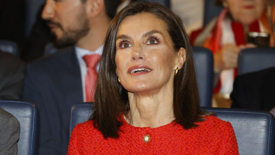 La reina Letizia felicita a Mutua Madrileña por promover la ayuda dirigida a quienes más necesitan