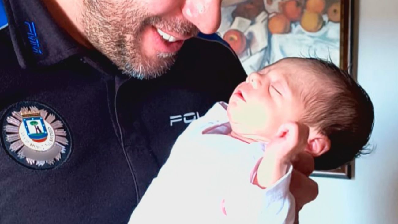 La Policía Municipal de Madrid reanima a una bebé de 15 días que se había atragantado