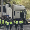 La Guardia Civil baraja una "somnolencia" del camionero como  posible causa del accidente de la AP-4, en Sevilla