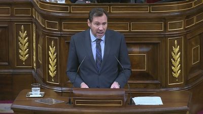 Puente protesta por los bajos precios de Iryo y Ouigo, que "arrastra" a Renfe a "malos resultados"