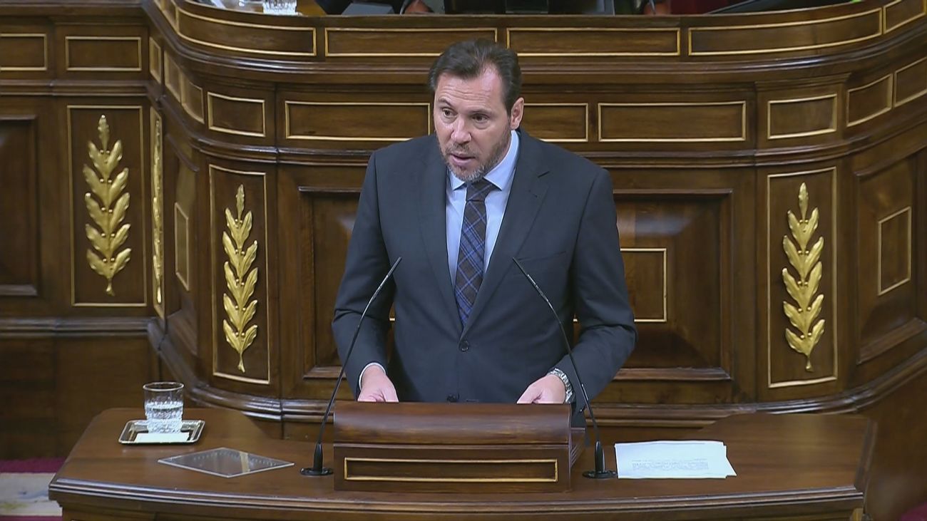 Puente garantiza que será "implacable" con el caso Koldo pero rechaza abrir una "causa general" contra su ministerio