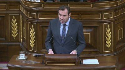 Puente garantiza que será "implacable" con el caso Koldo pero rechaza abrir una "causa general" contra su ministerio