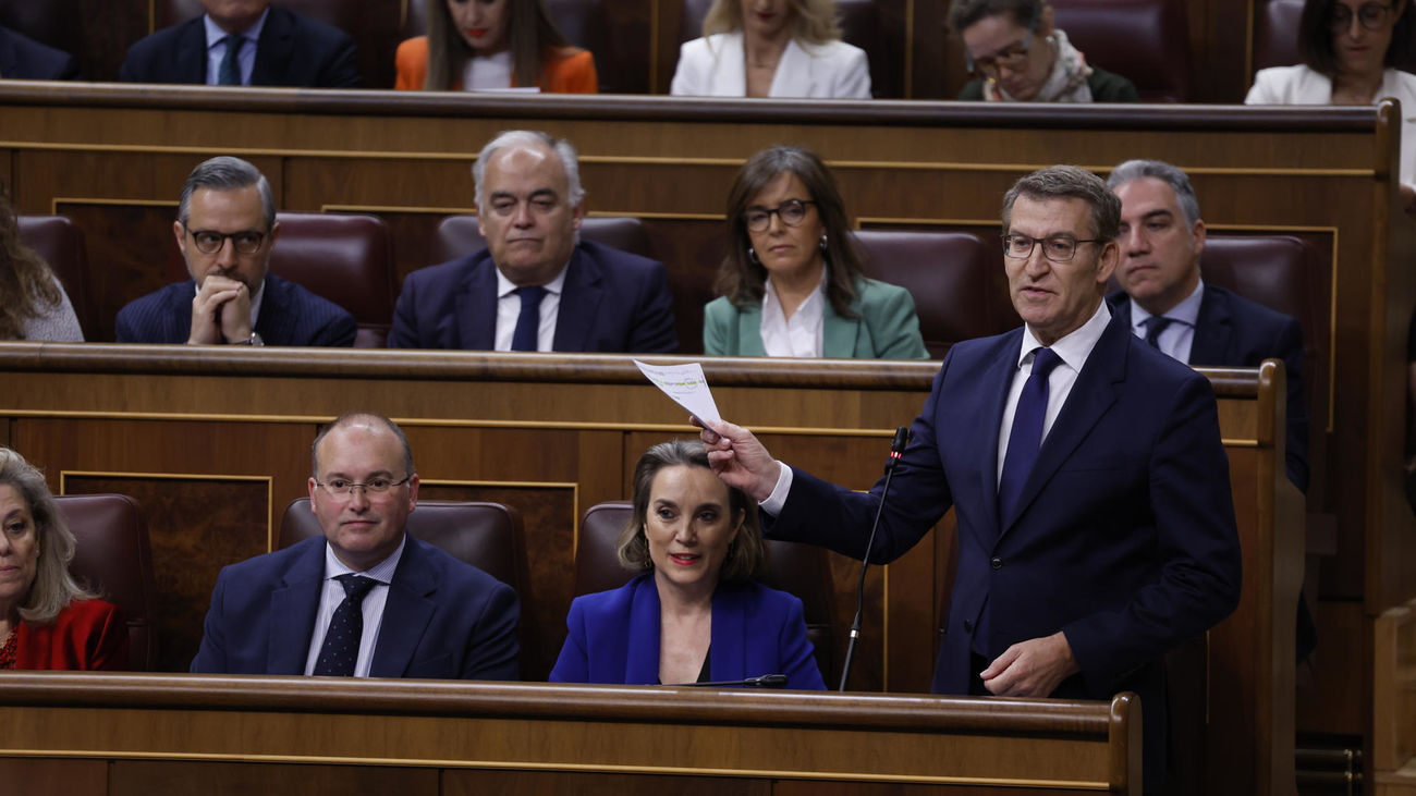 Feijóo amenaza a Sánchez con elevar la relación de su esposa con Air Europa a los tribunales si no da explicaciones