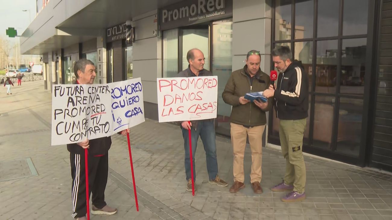 Se queda sin el piso que compró en Rivas por no pagar un sobreprecio a la promotora: "Lo que pido es que me den mi casa"