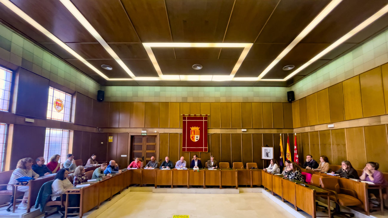 Reunión del alcalde de Torrejón con los directores de los colegios públicos