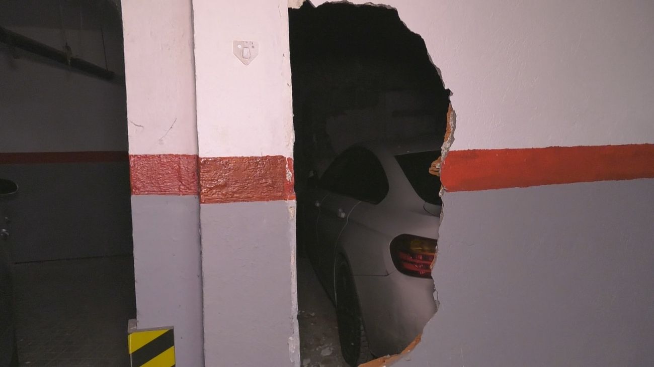 La finca más conflictiva de España: coches emparedados y derramas de más de 400.000 euros