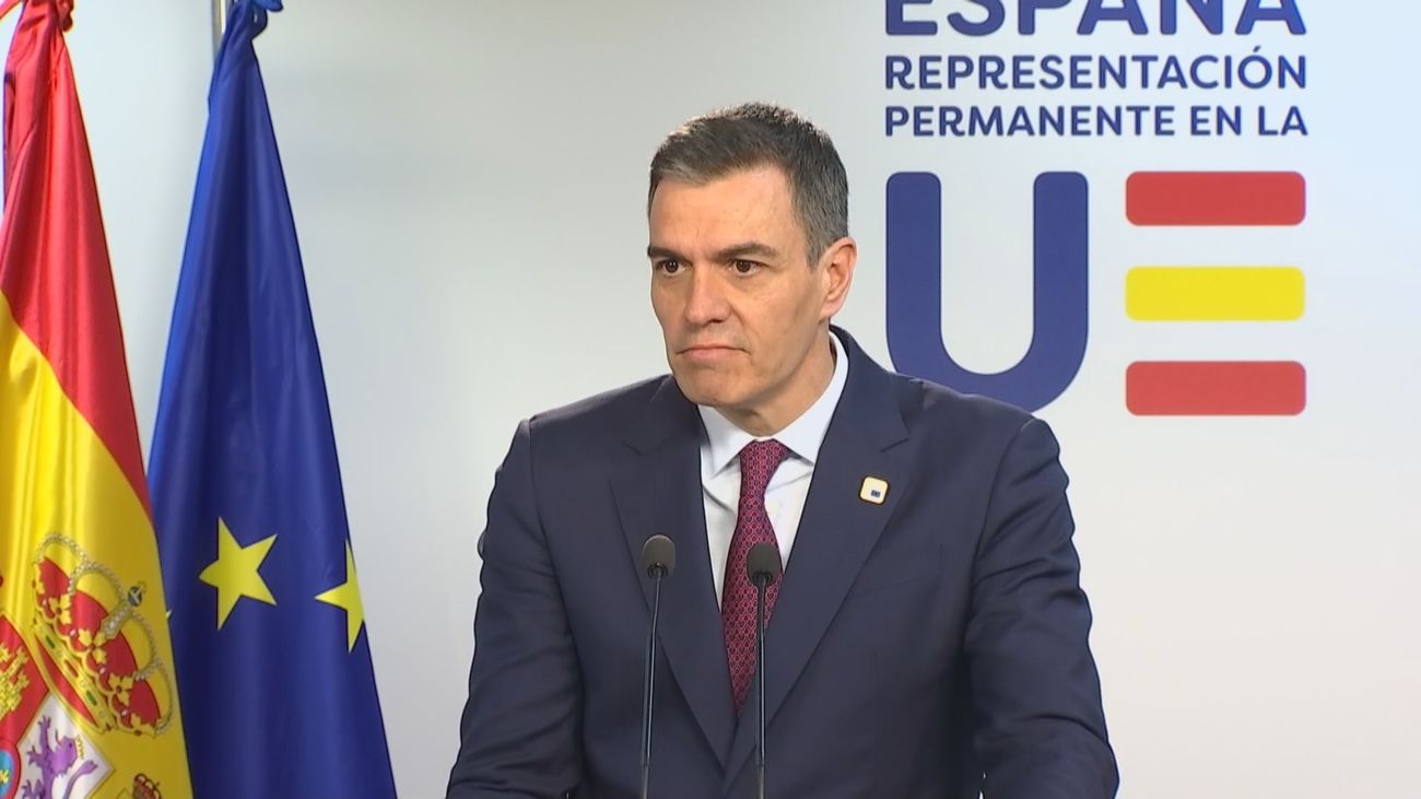 Sánchez: "Quien quiere embarrar la política es porque está de barro hasta arriba"