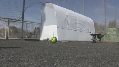 Destrozan los nuevos banquillos de los campo de futbol de Ronda del Prado en Valdemoro
