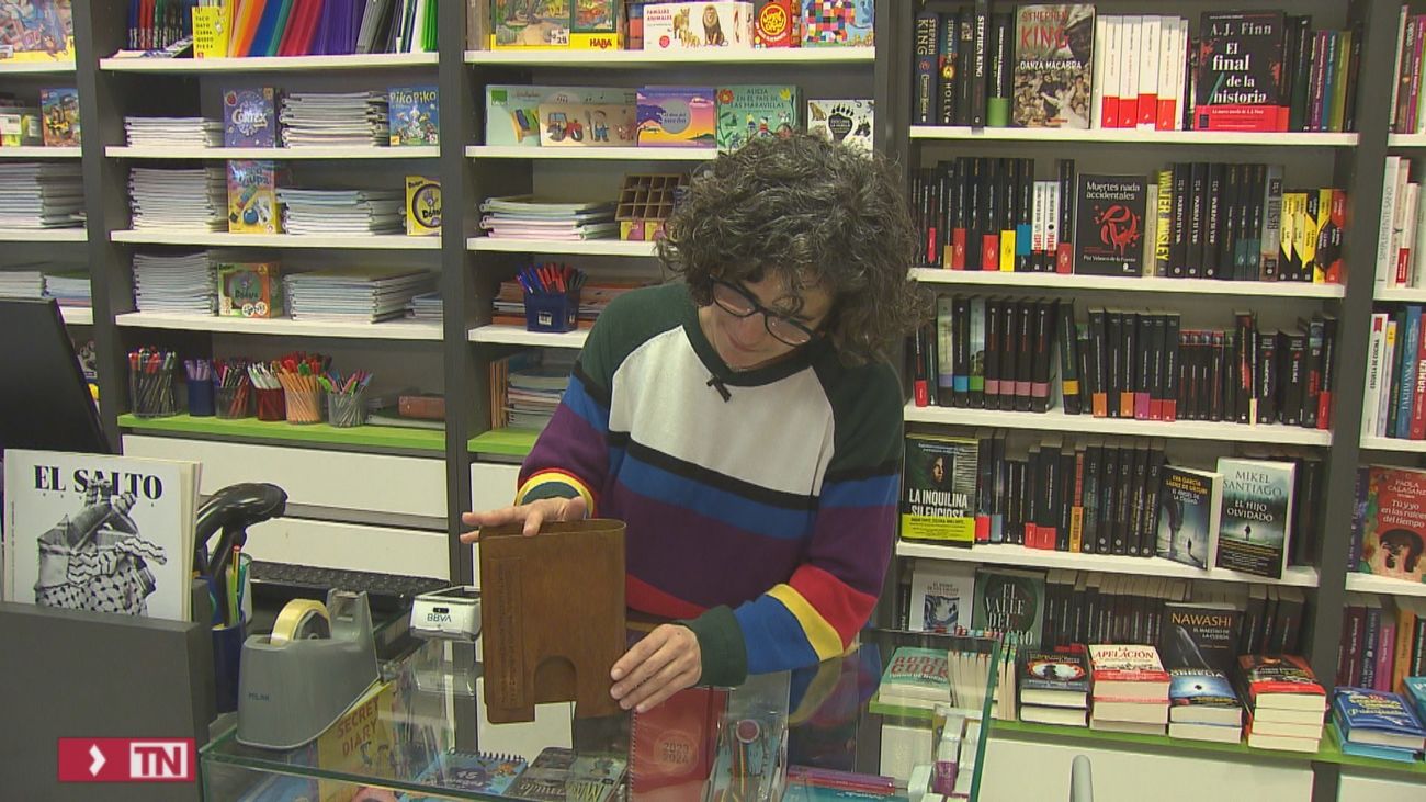 Jarcha, en Vicálvaro, 50 años de una librería de barrio
