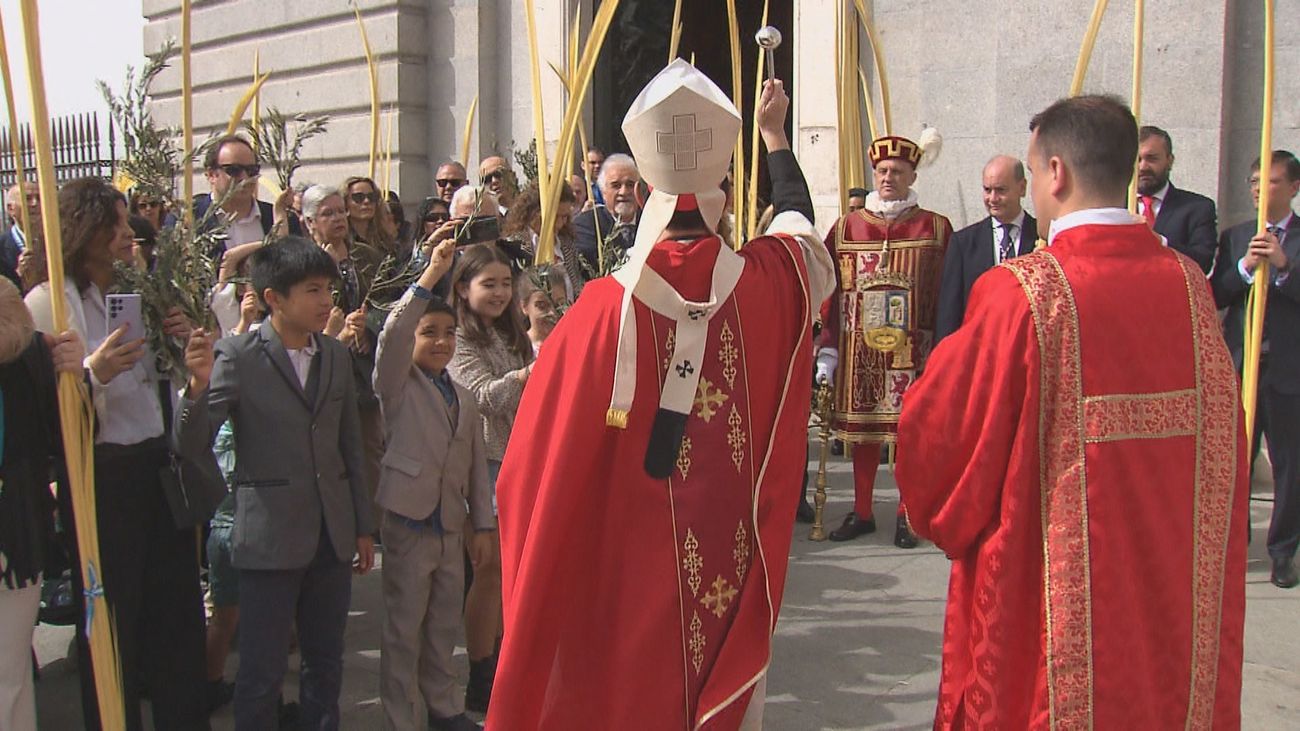 Domingo de Ramos: Bendición y procesión de las palmas en la Almudena