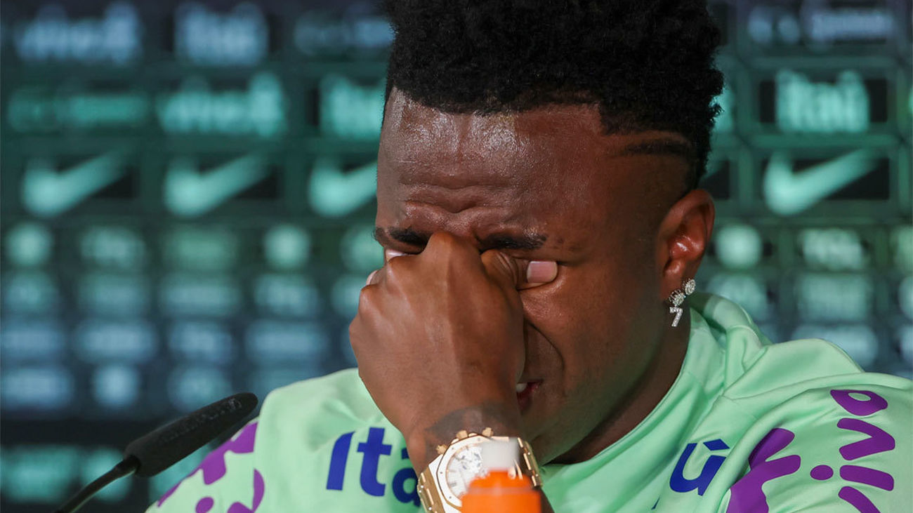Vinícius rompe a llorar al hablar del racismo: "Cada vez tengo menos ganas de jugar"