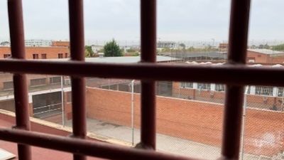 Dos funcionarios de prisiones heridos por un preso en la cárcel de Lérida