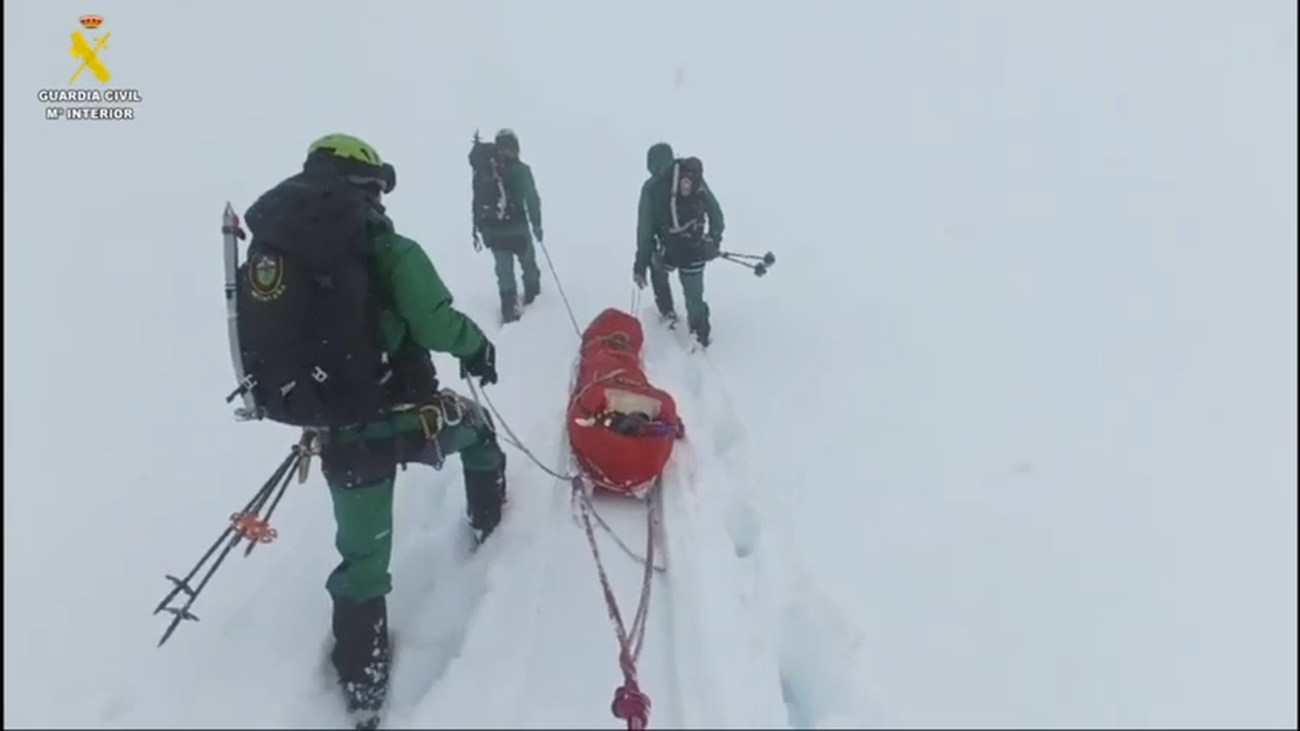 Un escalador de Madrid, con fracturas múltiples tras un accidente en el Pirineo de Huesca