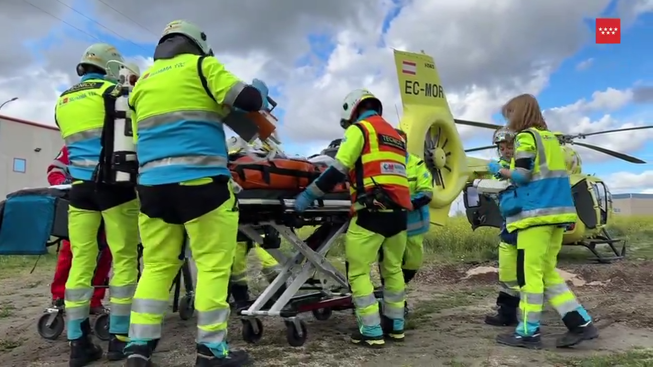 Un trabajador muy grave tras caer desde 12 metros en una nave en Pinto