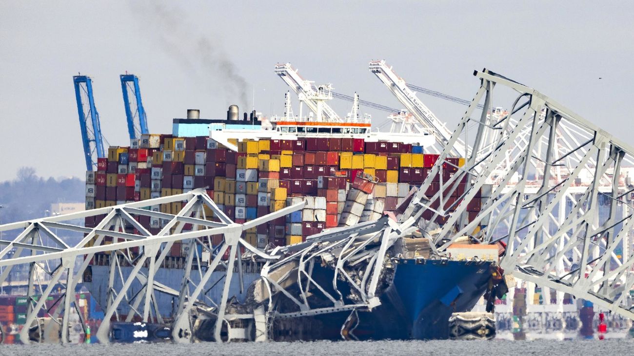 El carguero Dali tras impactar contra el puente Scott Kay de Baltimore