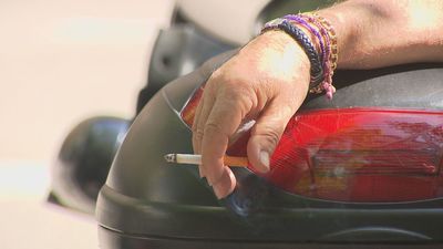 Ni el precio del tabaco ni las restricciones frenan el aumento de fumadores en España