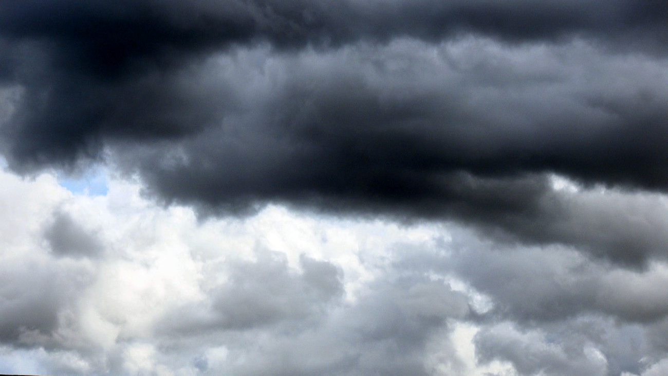 Huevos a las clarisas para que no llueva en Semana Santa