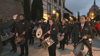 La música procesional recorre las calles de Alcalá de Henares en el Martes Santo