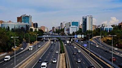 La Semana Santa se nota en Madrid con una  caída de la circulación por la M-30 del 21%