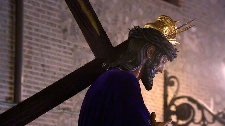 Salida en procesión del Cristo de los Gitanos de Madrid