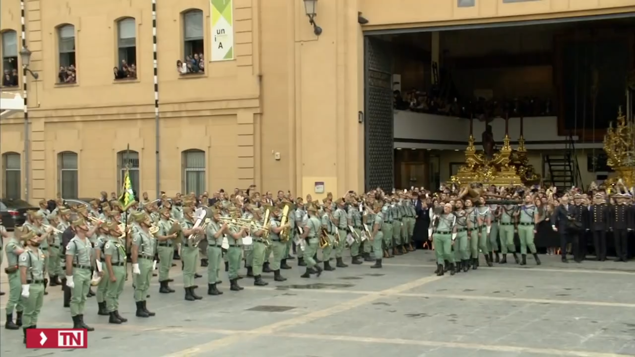 Cristo de Mena: La reina Sofía preside el desembarco de la Legión en el Puerto de Málaga