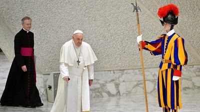 El Papa pide a los sacerdotes que no hagan "juicios  despectivos sobre los que no creen"
