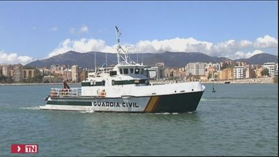 Una narcolancha embiste a una patrullera de la Guardia Civil en Málaga
