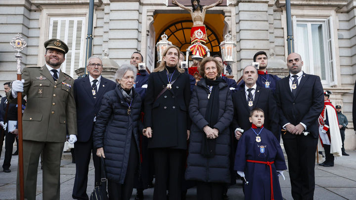 La reina Sofía en la procesión del Cristo de los Alabarderos