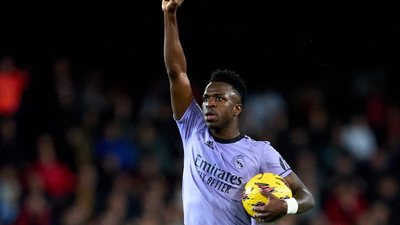 Vinícius: "Los racistas deben ser expuestos y los partidos no pueden continuar con ellos en la grada"