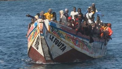 Canarias, desbordada por la llegada de cayucos en las últimas horas