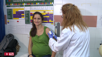 Los pediatras advierten de que "no se alcanza la cobertura deseable" en la vacunación contra la tosferina en embarazadas