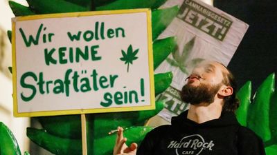 Alemania estrena la legalización parcial del cannabis entre celebraciones y críticas